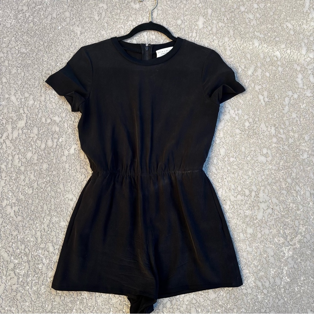 Alice + Olivia Air Romper Black Silk Size 2 Pockets Zipper Back Stacey Bendet